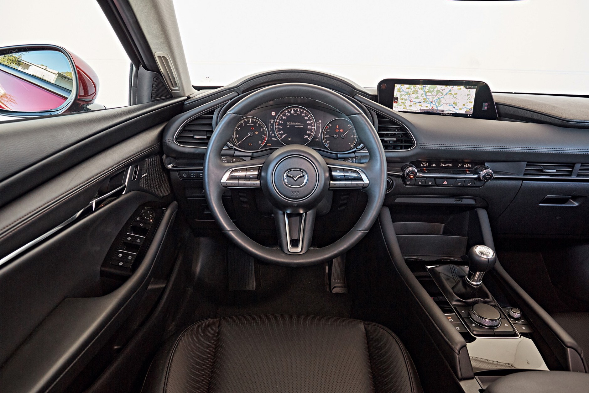 Mazda 3 - kokpit