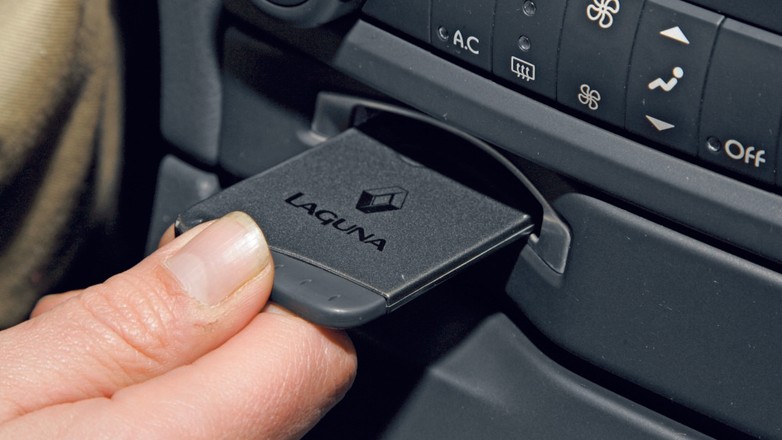 Renault Laguna II – karta hands free