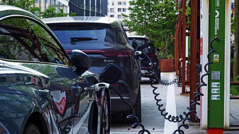 Elektromobilność w Polsce. Stacja ładowania samochodów elektrycznych