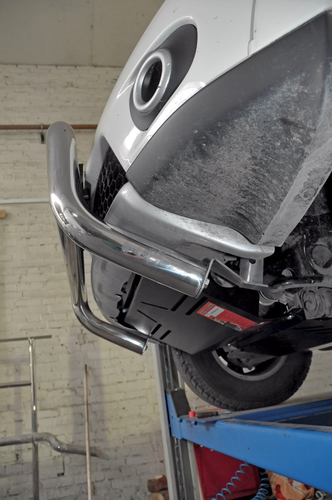 Orurowanie terenówki: to design czy ochrona?