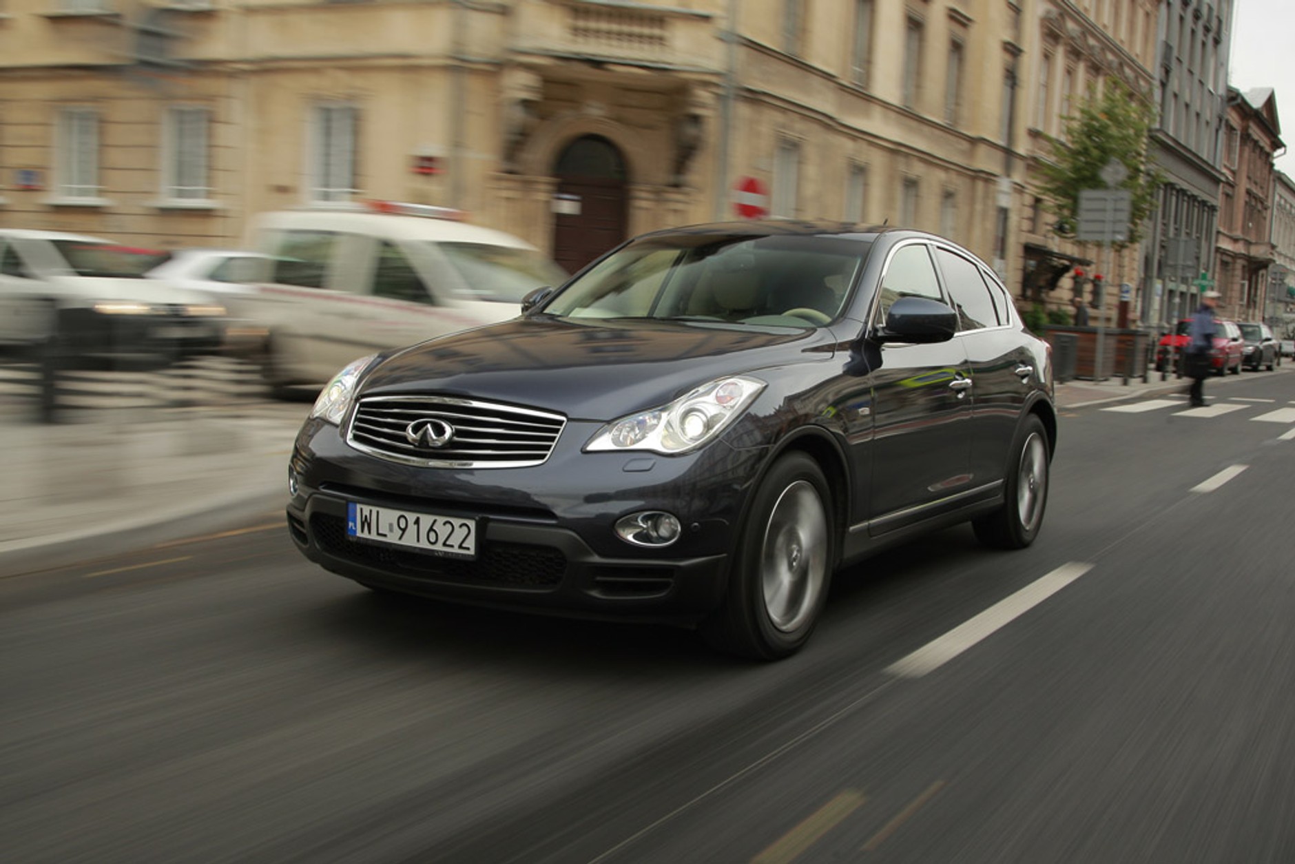 Infiniti EX 30D: SUV z dieslem pod maską