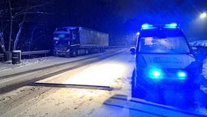 Zima zaskoczyła kierowcę, więc on zaskoczył inspektorów ITD. Nie dali się zwieść