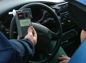 Wjechał w słup energetyczny. Takiej "kumulacji" policjanci się nie spodziewali
