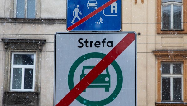 Dotacje na "retrofitting" starszych aut? Rząd twierdzi, że to nieefektywne