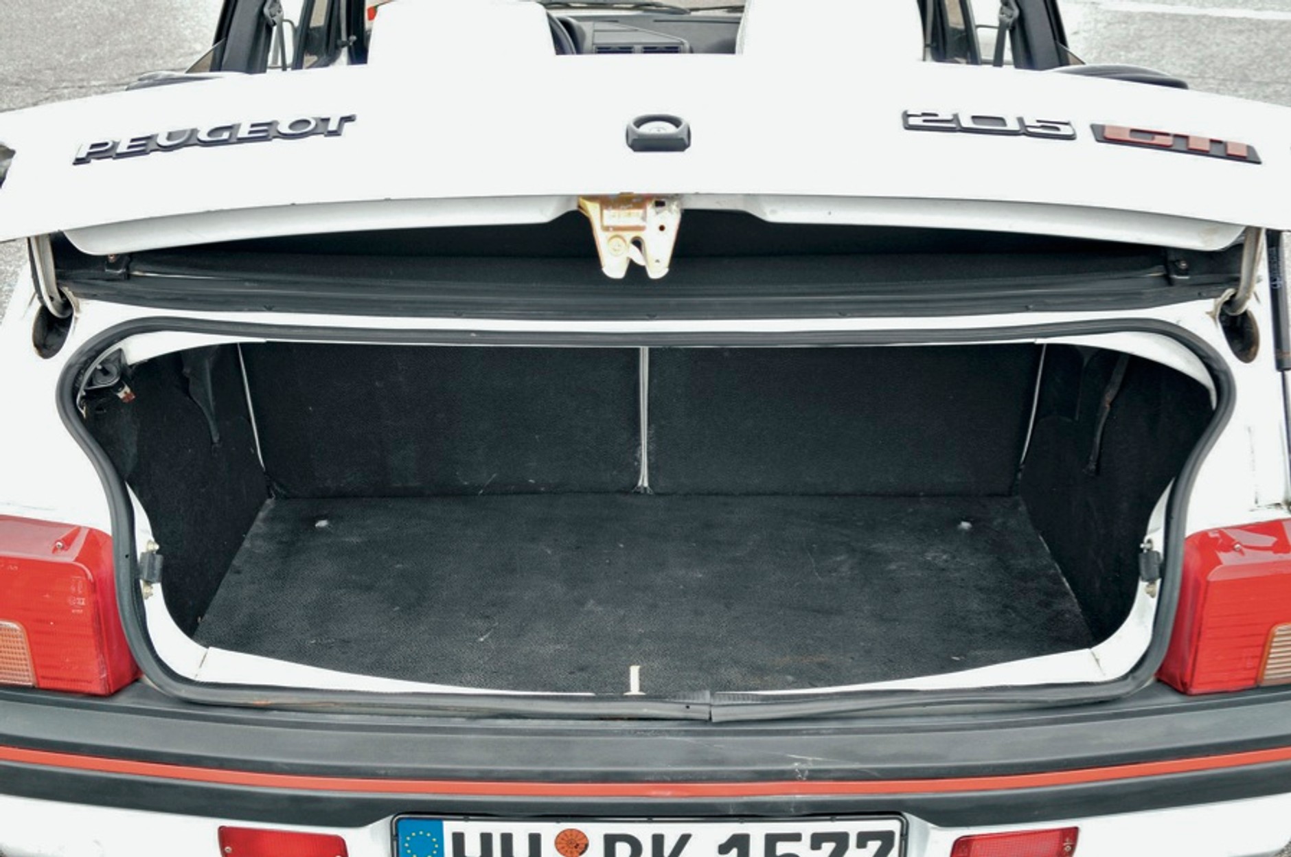 Peugeot 205 GTi Cabrio