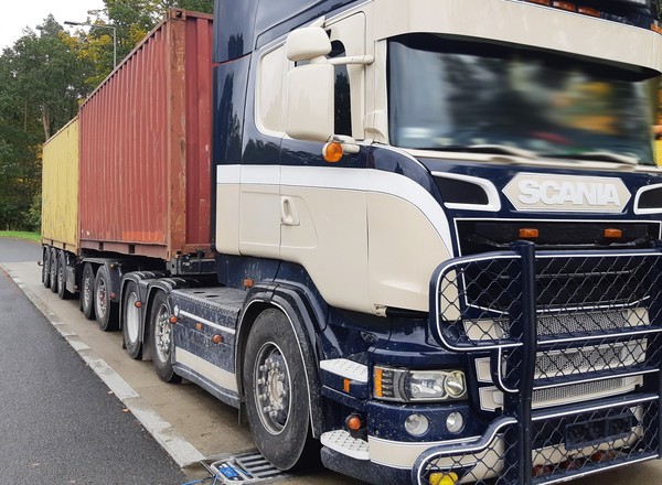 "Drogowe pociągi" zaskoczą polskich kierowców. Amerykański sen resortu infrastruktury