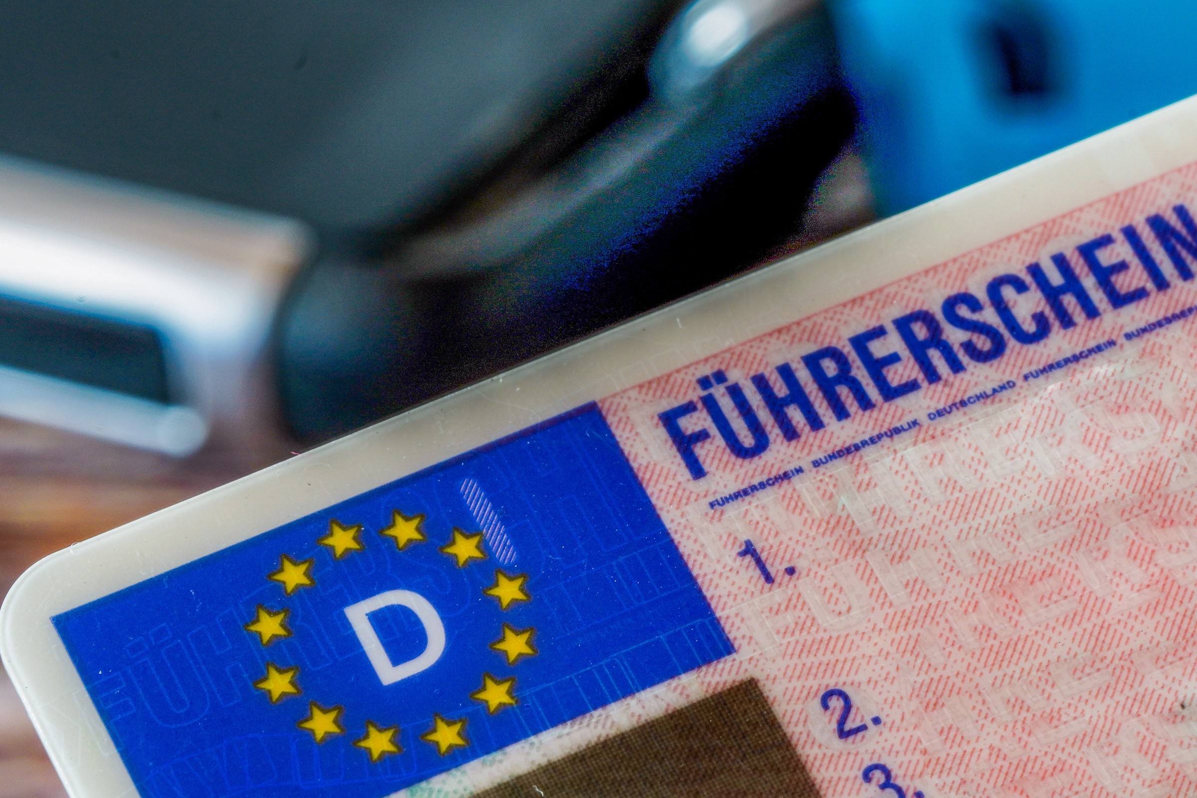 Niemcy będą jeździć bez prawa jazdy. W przyszłym roku "dogonią" Polskę