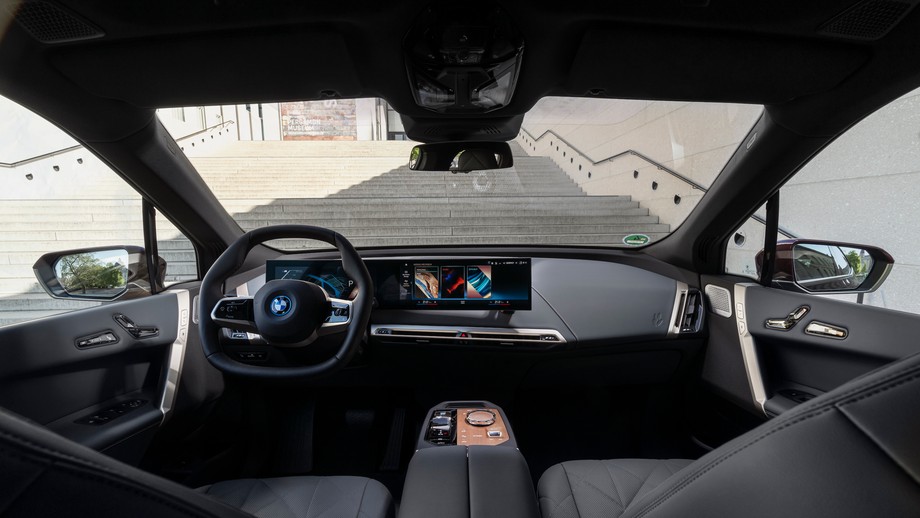 BMW iX