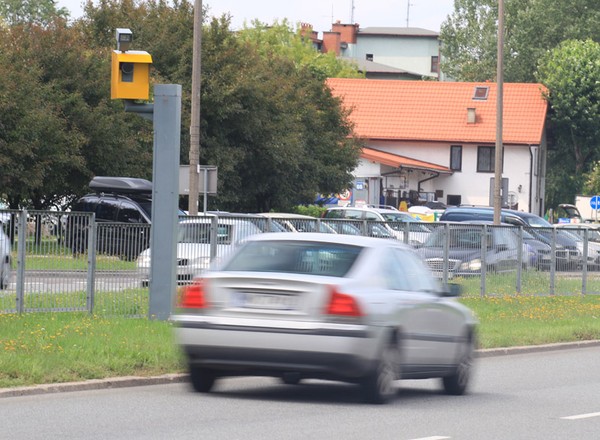 Samorządy ostro walczą o fotoradary