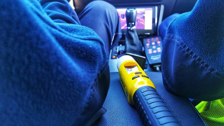 Pijany przyjechał na randkę. Dziewczyna wezwała policjantów