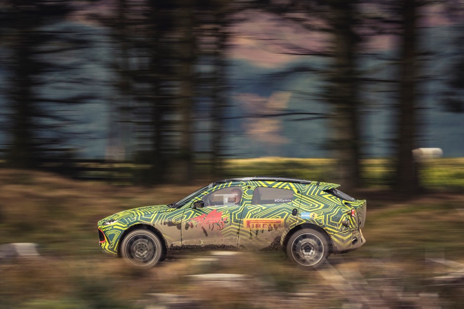 Pierwsze zdjęcia SUV-a Aston Martina. Oto DBX