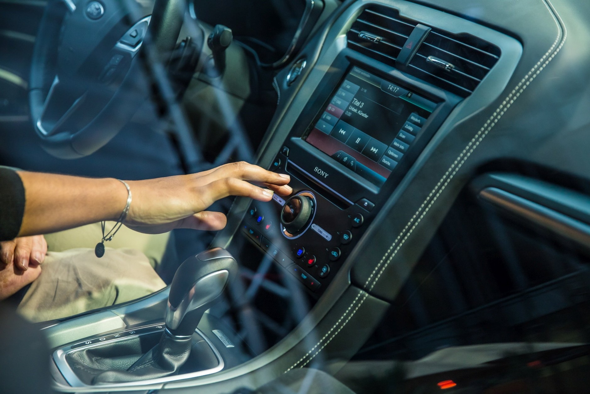 Ford Mondeo Vignale z systemem Sony: pokaz w Berlinie