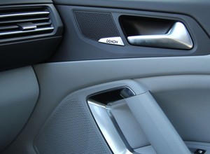 Peugeot 308: czy warto dopłacić do Denona