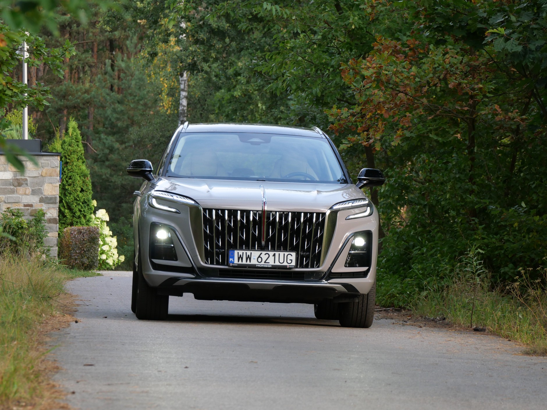 Hongqi HS3