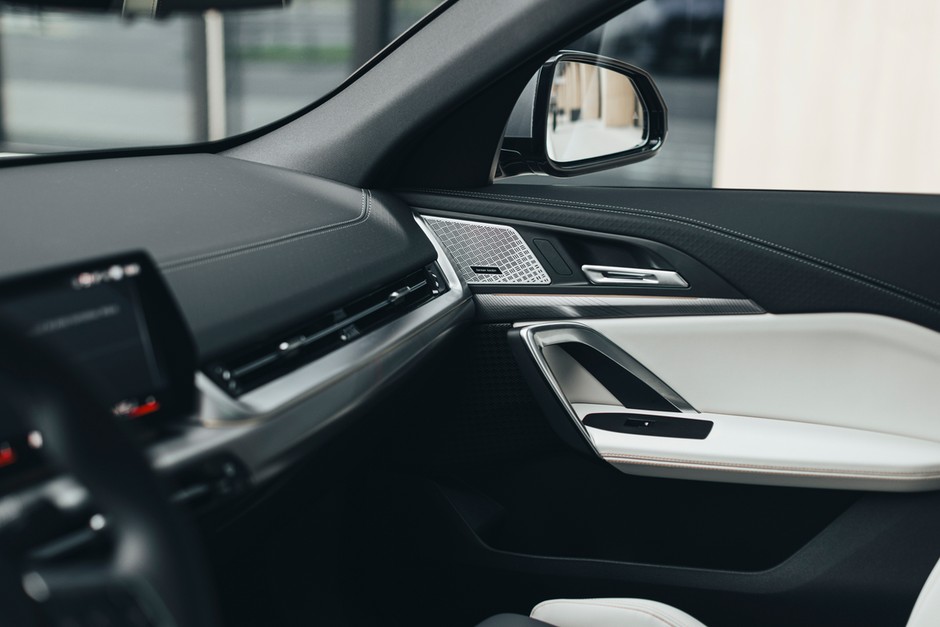BMW iX2