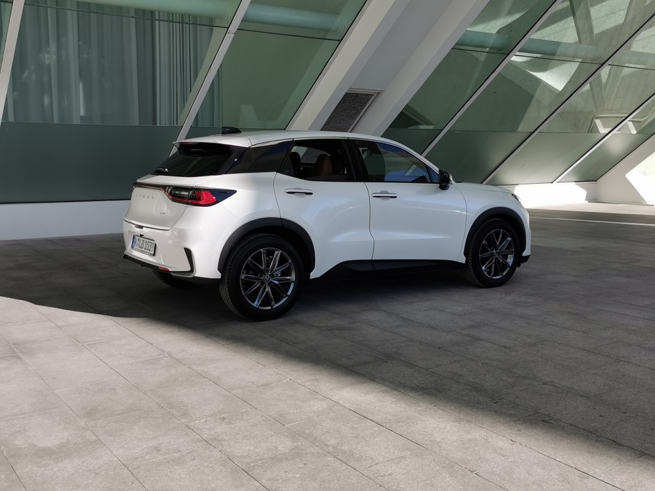 Lexus LBX 2023 – pierwsze jazdy