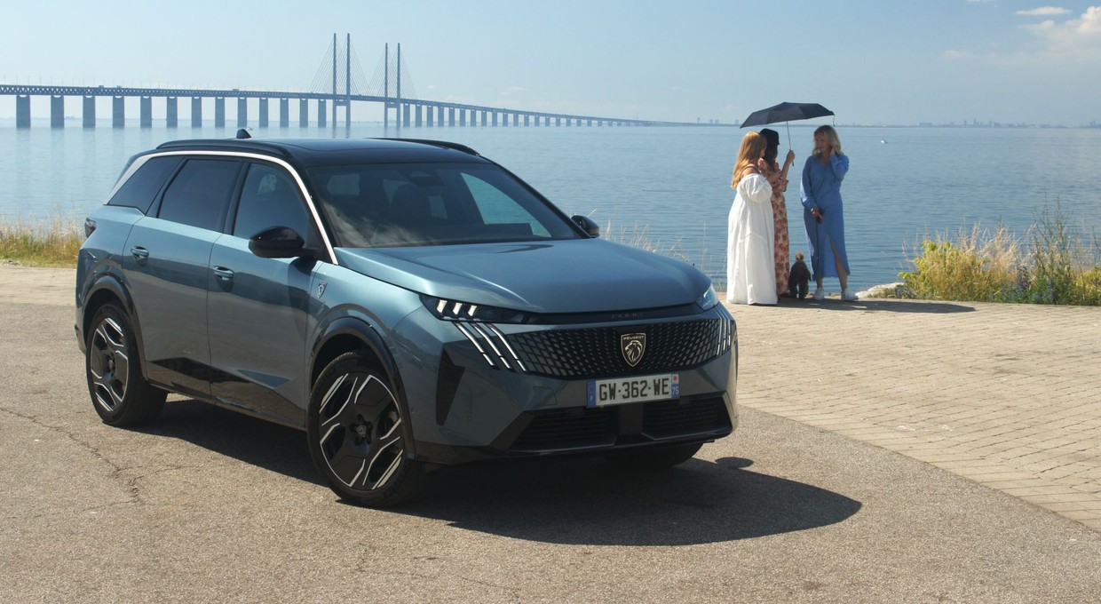 Peugeotem E-5008 na tropie skandynawskich kryminałów. Kto popełnił zbrodnię?