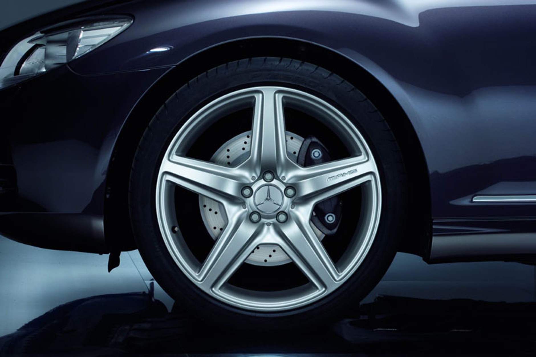 Mercedes-Benz: pakiet stylizacyjny AMG dla nowego coupe CL