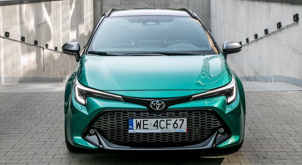 Toyota Corolla 2.0 Hybrid TS Kombi Super Green