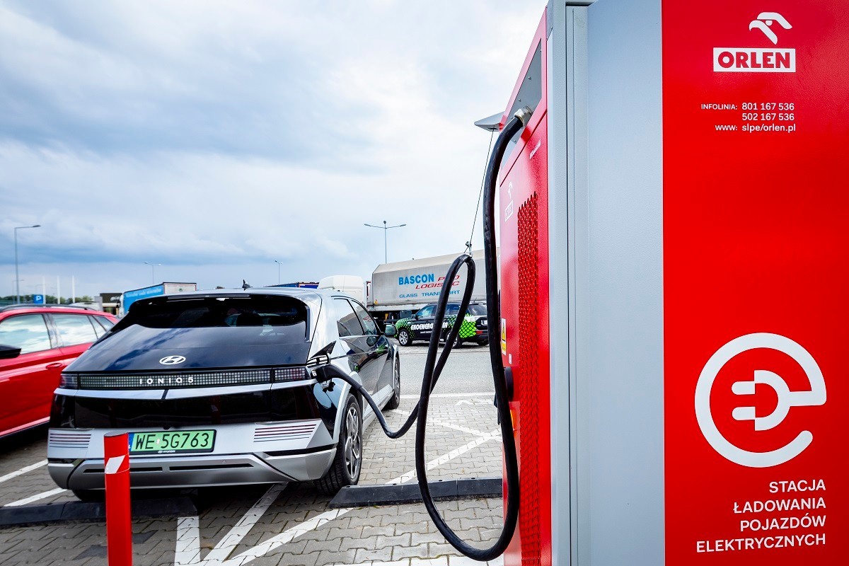 Orlen chce zadbać także o przejętą sieć ładowania pojazdów