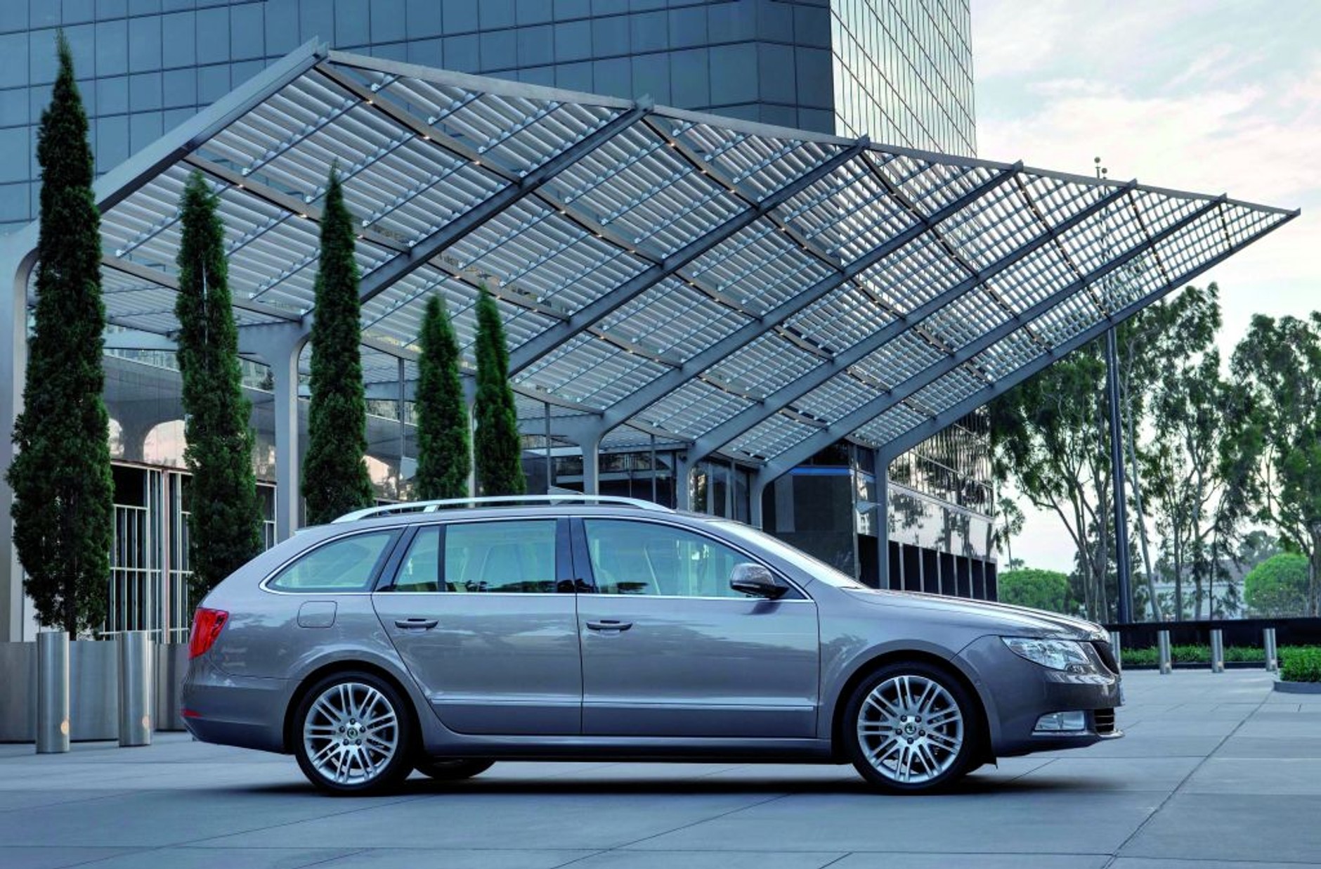 Skoda Superb Combi - Ciężarowka luksusowa