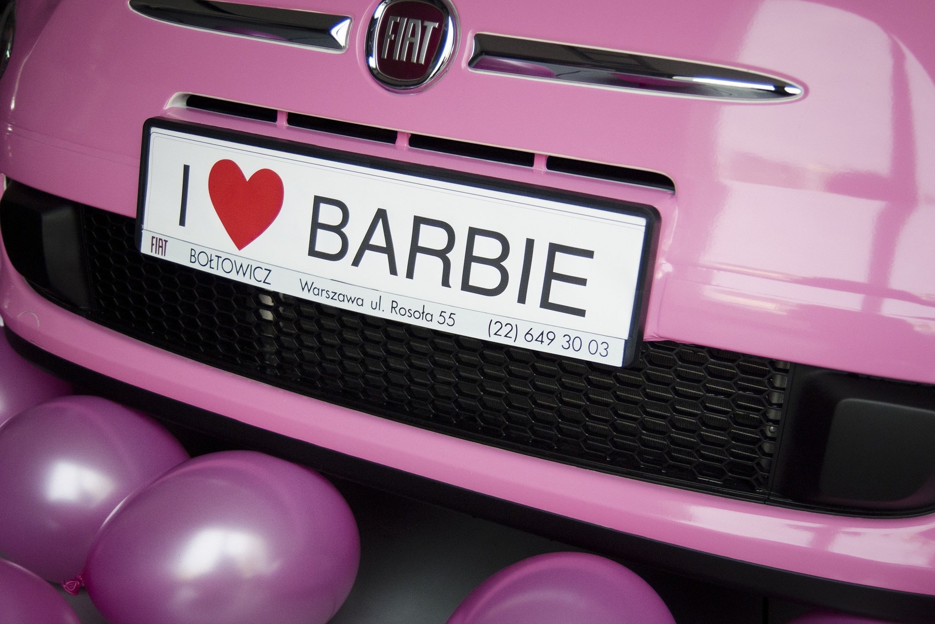 Różowy Fiat 500 od Barbie