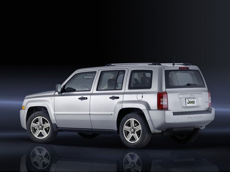 Jeep w Genewie: Patriot i Commander Overland debiutują