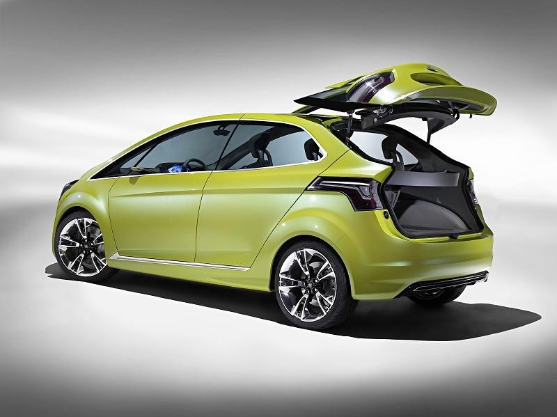 Ford Iosis Max vs C-Max