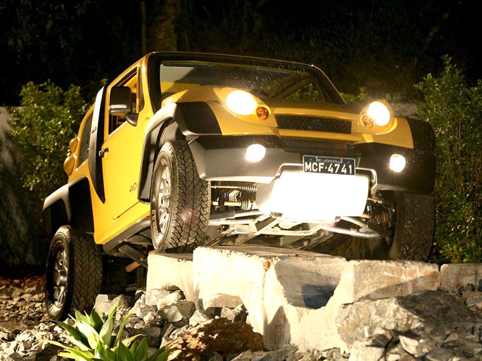 TAC Stark: lekki i zwrotny off-road z Brazylii (+ wideo)