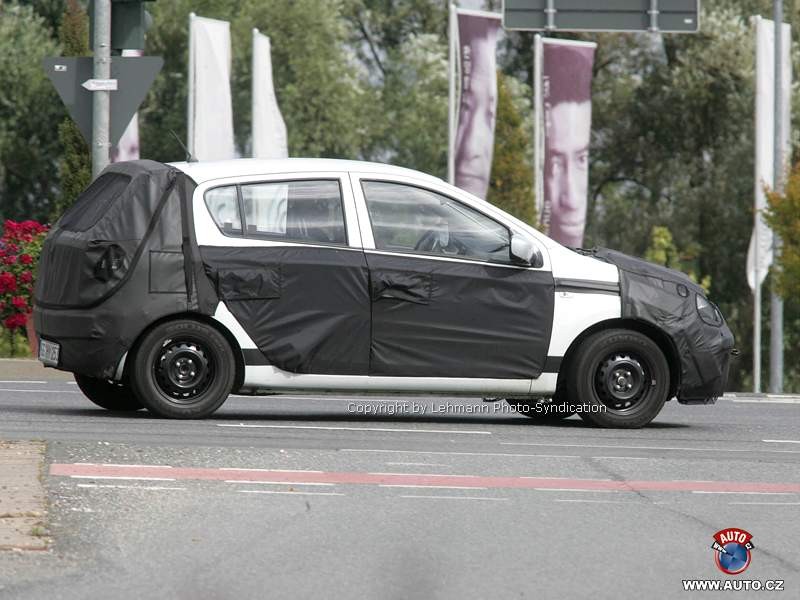 Zdjęcia szpiegowskie: Hyundai i10 a i20