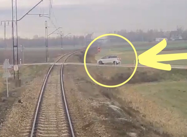 Omal nie wjechał wprost pod pędzący pociąg. Nagranie mrozi krew w żyłach [WIDEO]