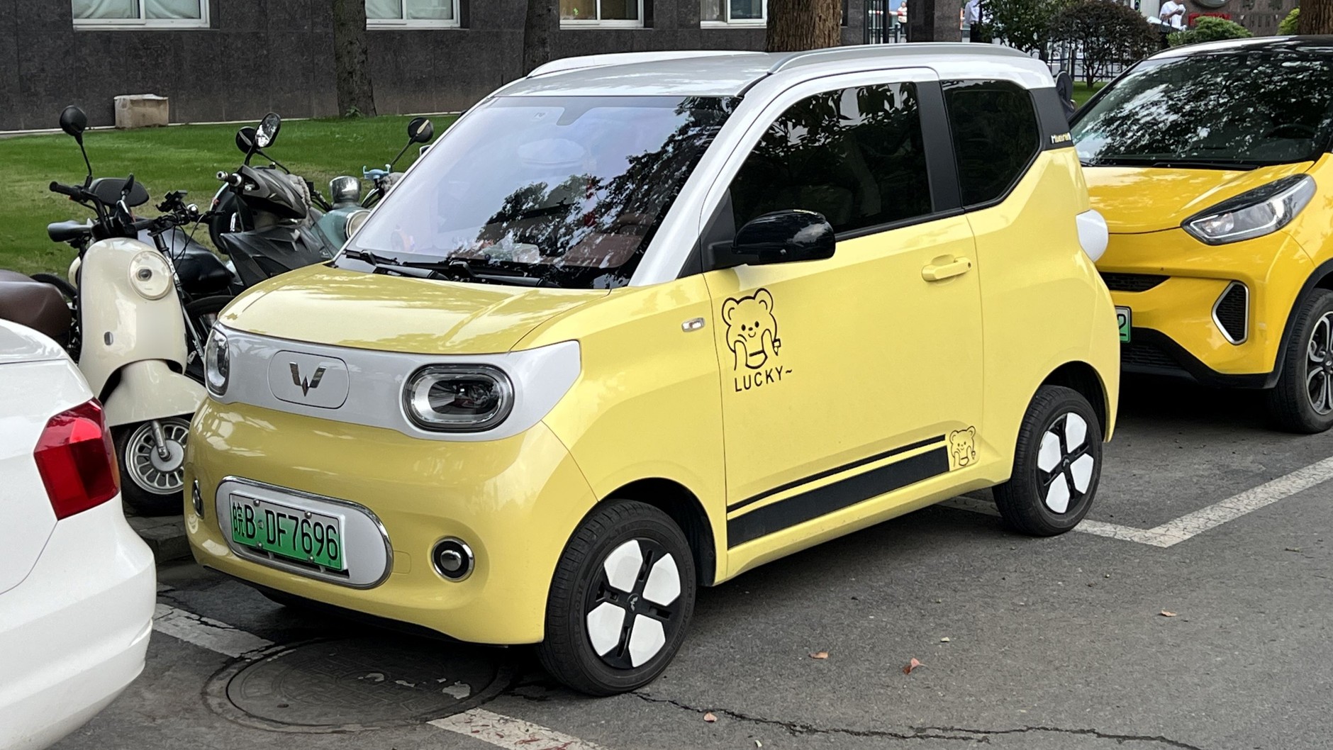 Wuling Hongguang Mini EV Macaron