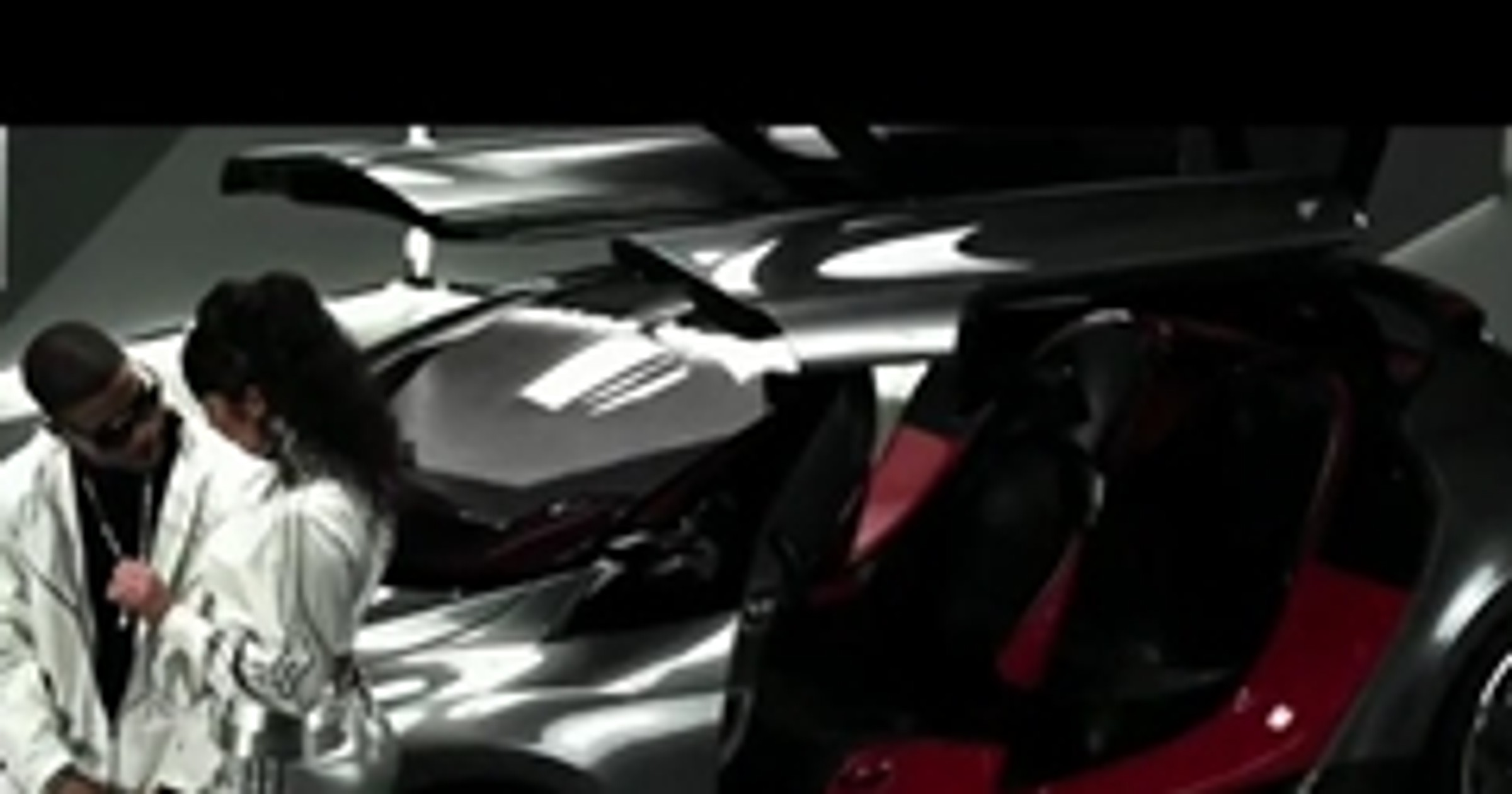 N-Dubz polecieli w kosmos Renault Megane