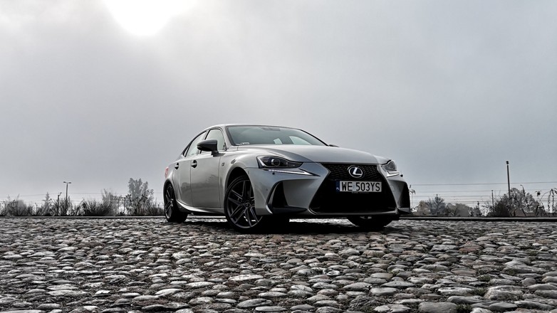 Lexus IS 300h