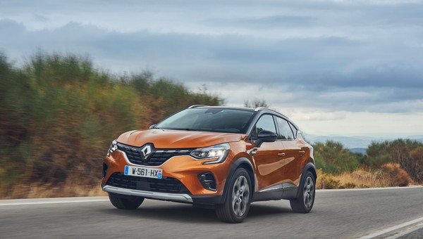 Renault zwalnia pracowników. Ma problem z produkcją aut