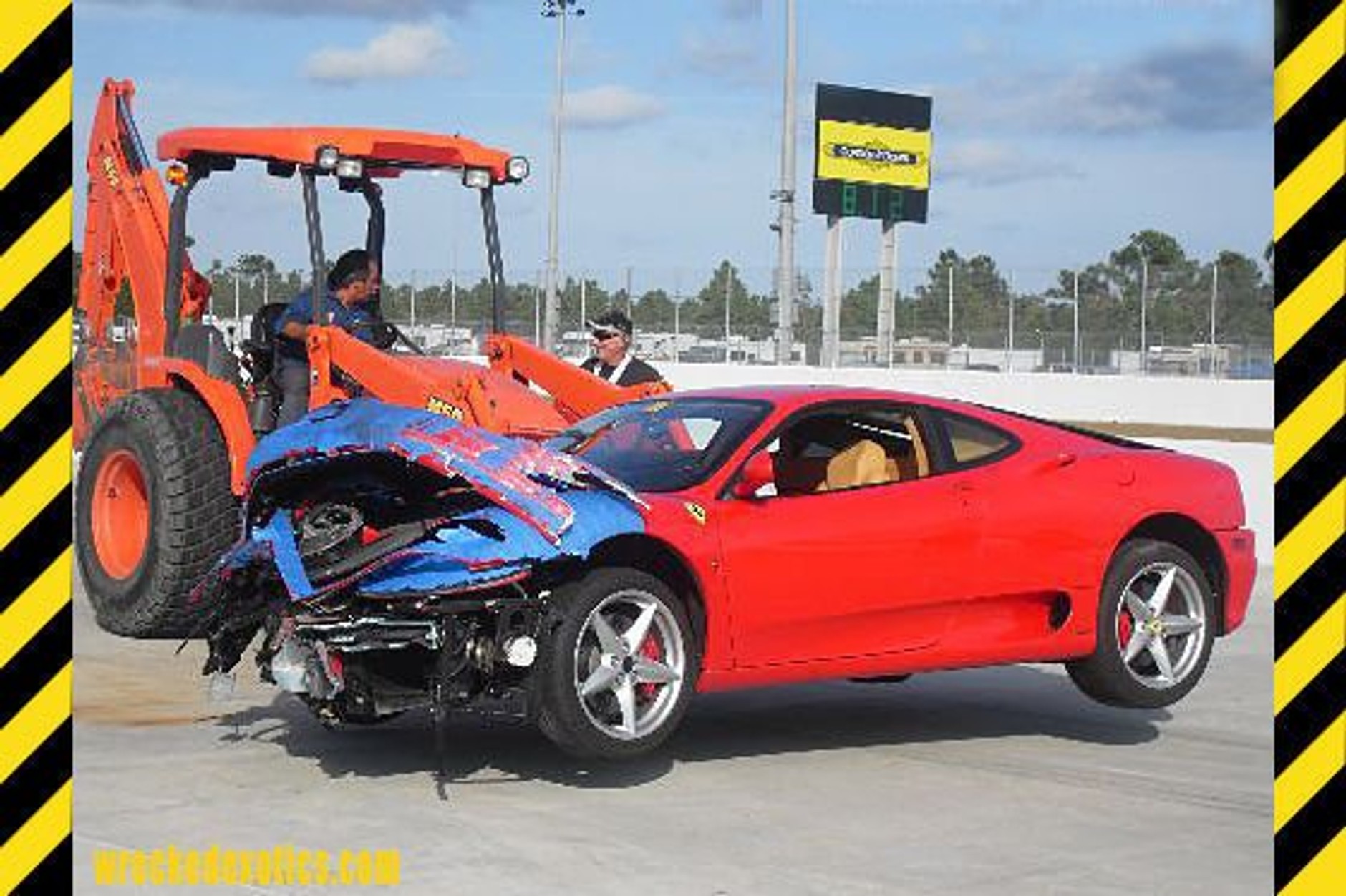 Najdziwniejsze wypadki dziwnych samochodów.