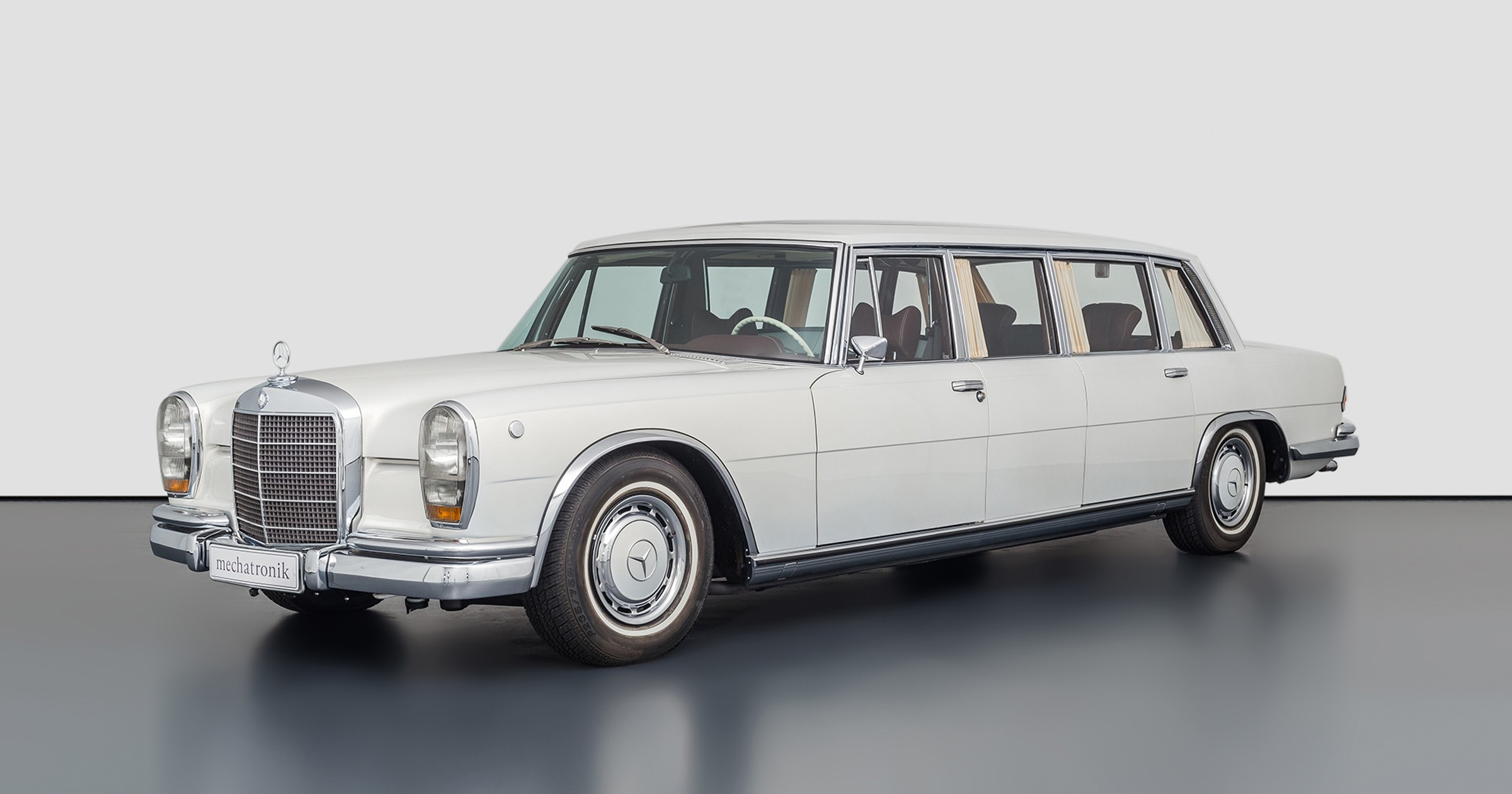 Mercedes-Benz W 100 600 Pullman 1 of 1 restomod