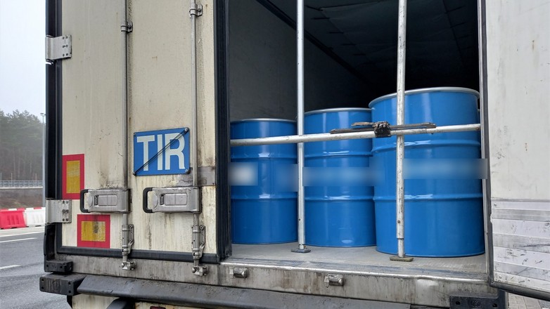 Wiózł 20 ton soku w beczkach. Musiał dostać karę