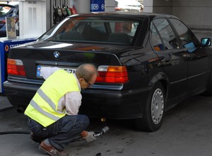 Radzimy, jak wydawać mniej na paliwo? Sprawdzamy kiedy warto zamontować instalację LPG