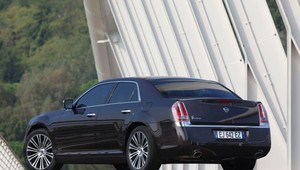 Nowa Lancia Thema debiutuje