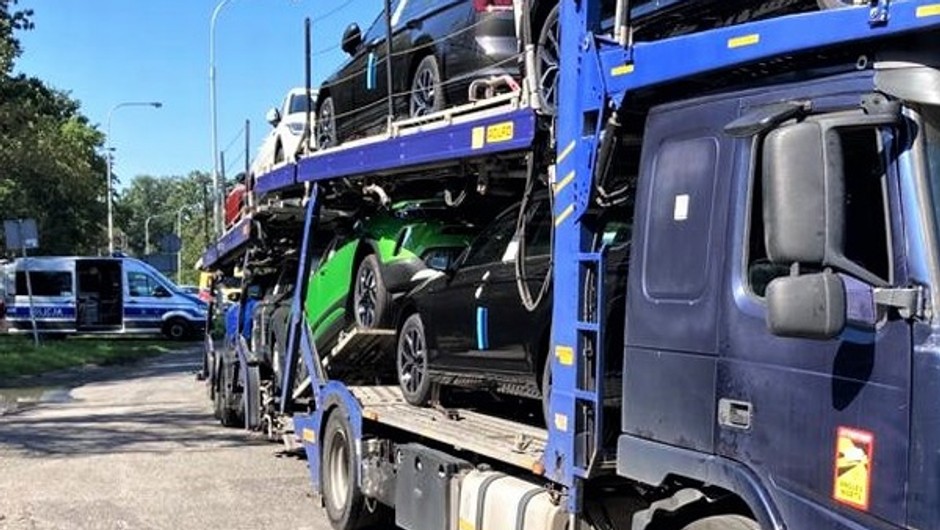 Kontrola autotransportera przez policję