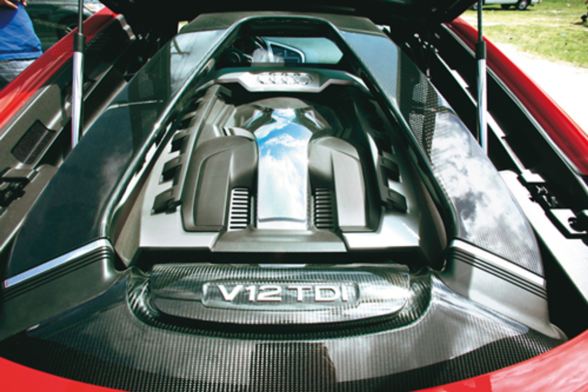 Audi R8 V12 TDI - Ferrari od Audi