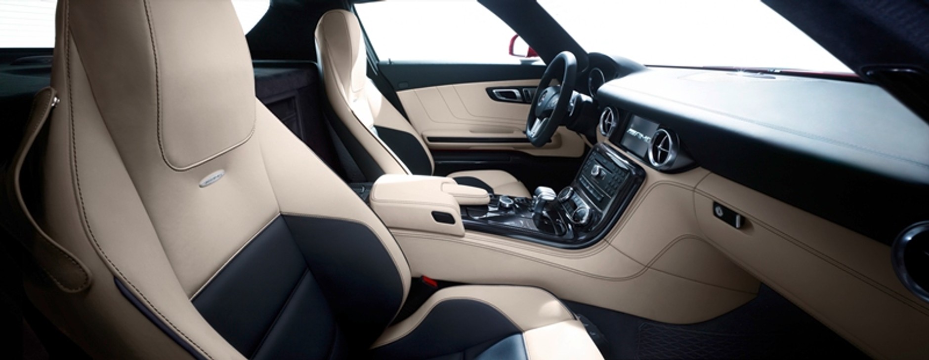 Mercedes SLS AMG w całej okazałaości