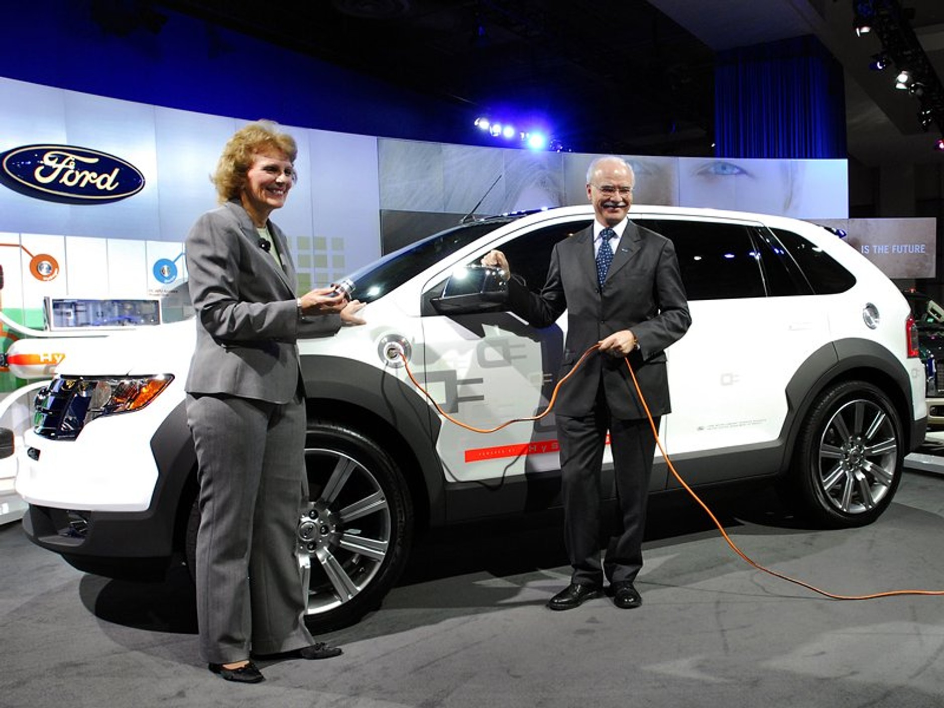 Ford Edge HySeries Drive: hybryda do kwadratu