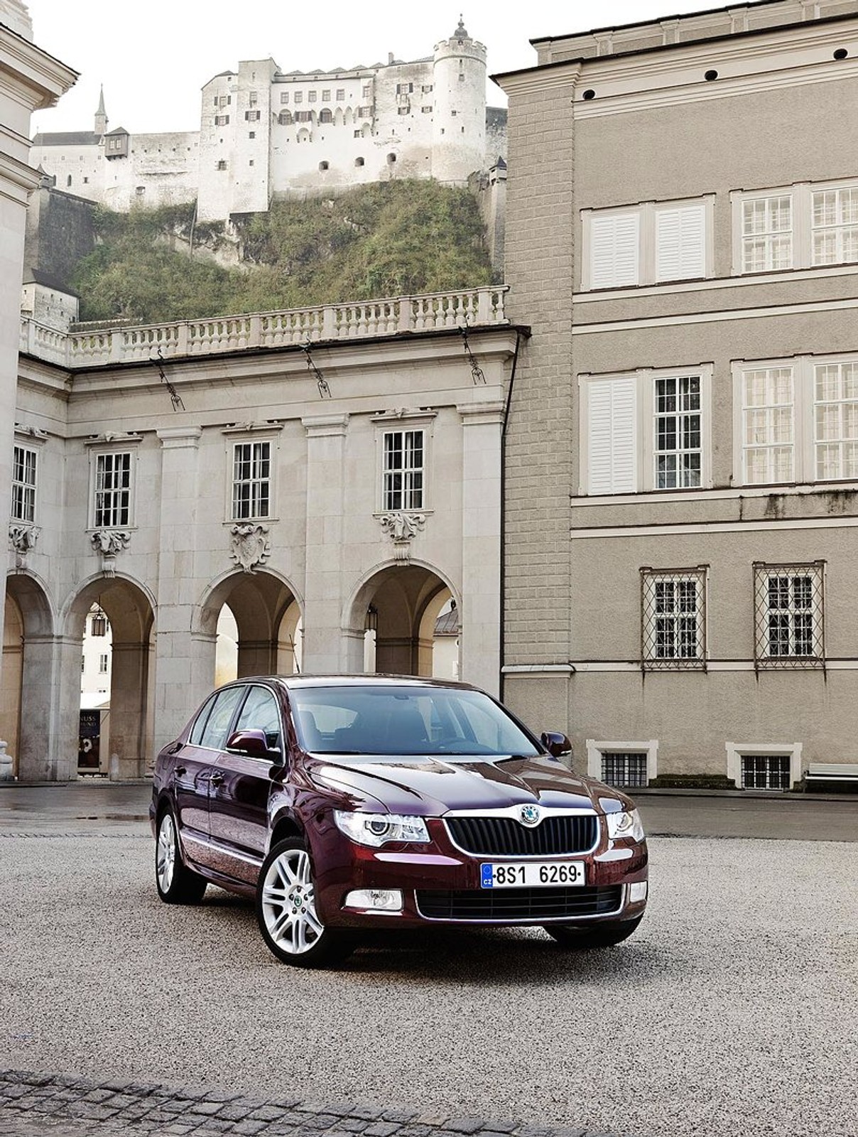 Škoda Superb: 4 lata gwarancji, 120 tys. km i bezpłatny serwis!