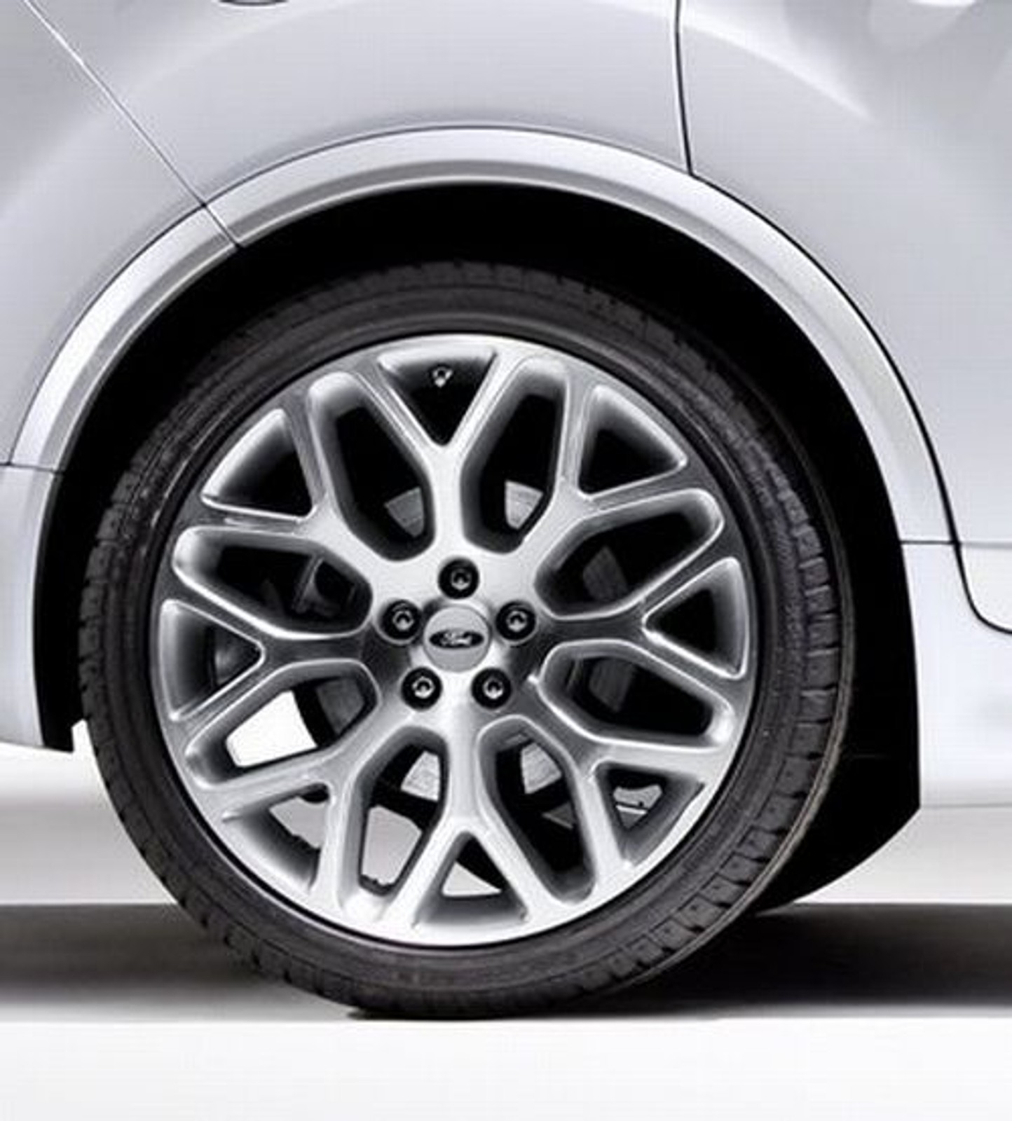 Ford Kuga - Niby to SUV, niby wyścigówka...