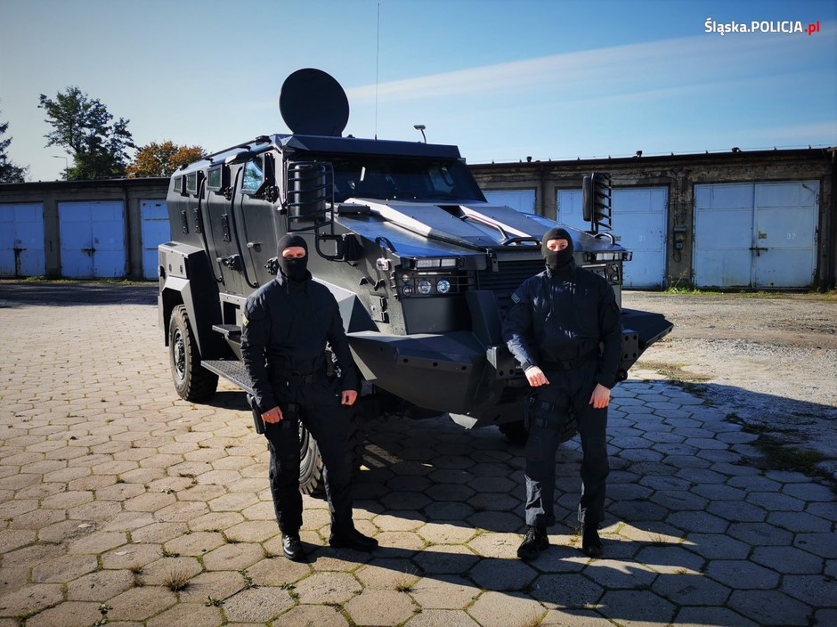 Policyjny TUR VI/LTO