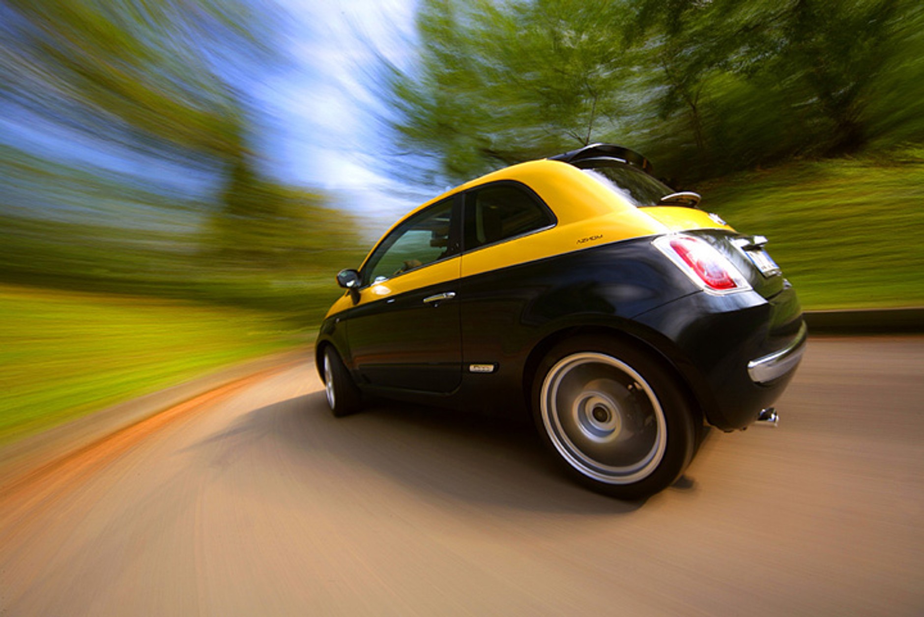 Fiat 500: w interpretacji Aznom