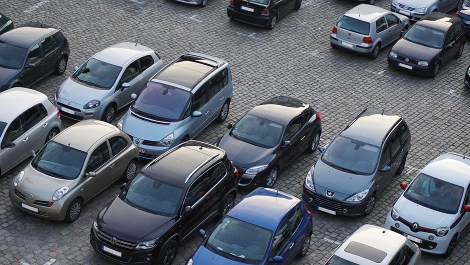 parking-spot-gc780863b7 1920