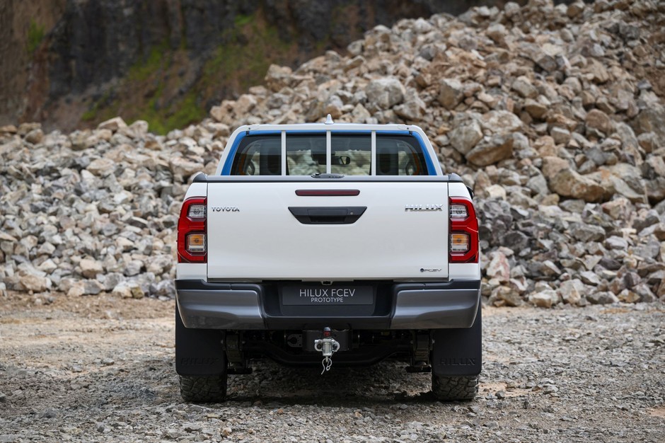 Prototyp Toyoty Hilux H2 (FCEV)